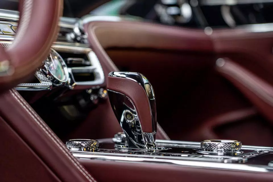 Bentley Flying Spur. Оклейка кузова в полиуретан и обработка кожи керамикой.